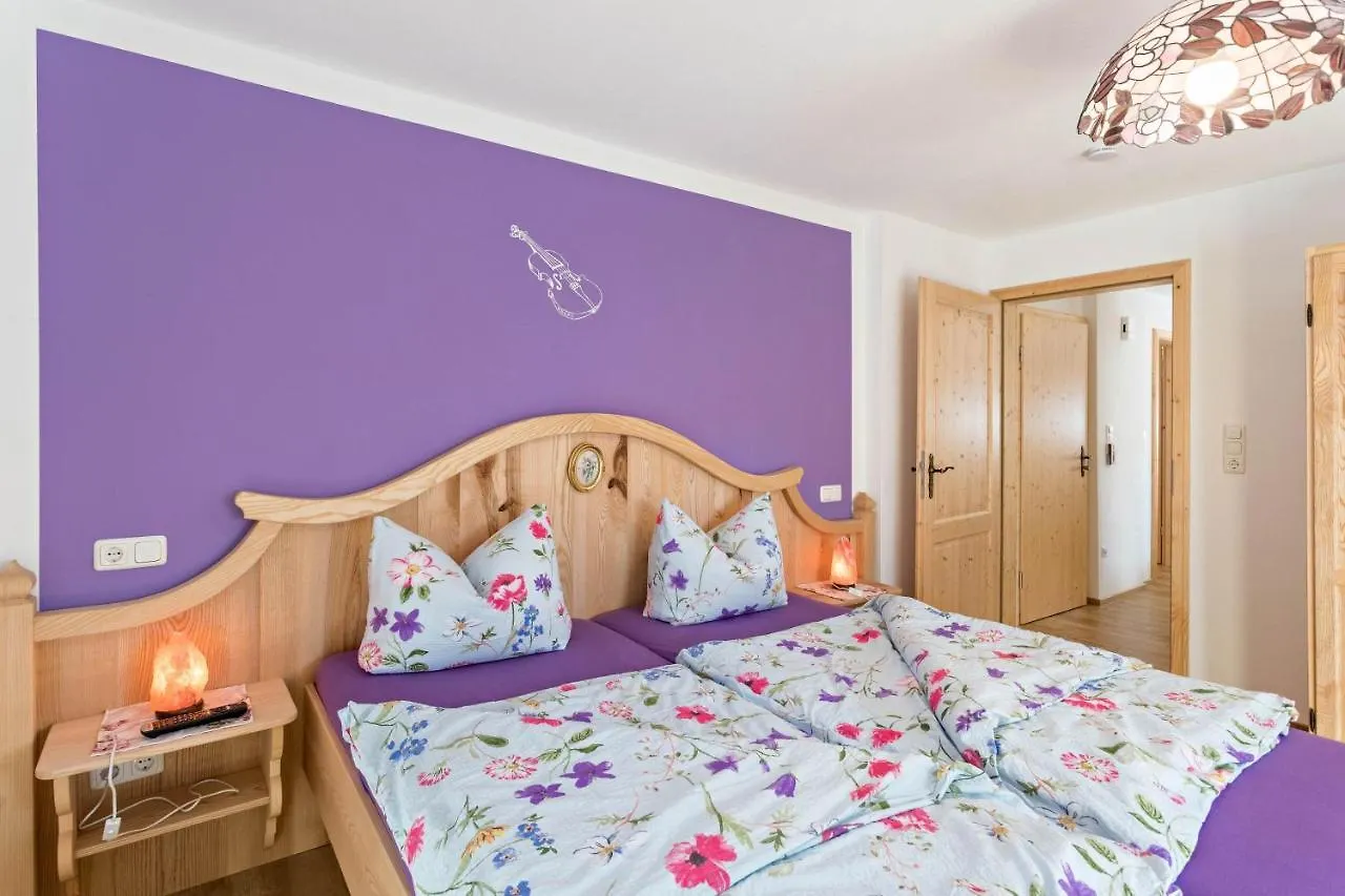 Apartment Ferienwohnung Amethyst Mittenwald